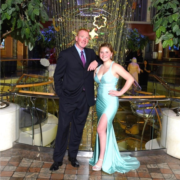 Prom dress size 2 - Picture 5 of 5